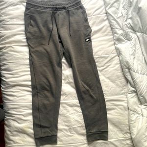 Nike Men’s Joggers (small)